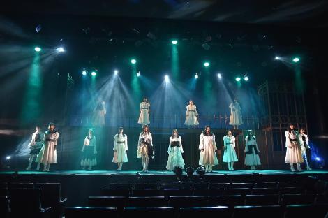 アイドルらしくない舞台」とネット上で話題、モー娘。ら出演の