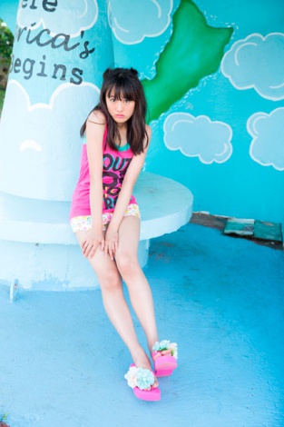 16歳の注目女優・大友花恋、ファースト写真集『Karen』を発売