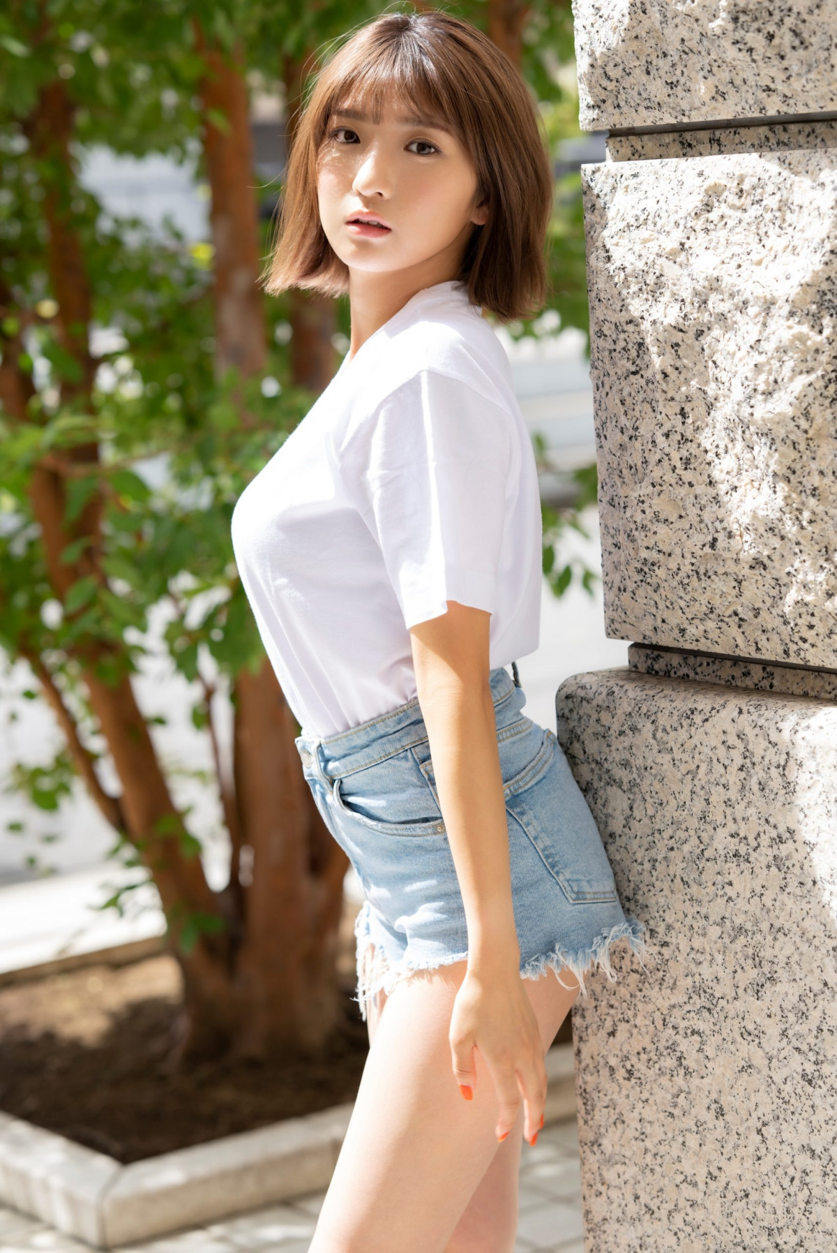 身長156cm迫力美ボディの“軽トラ女子”三田悠貴、等身大の抱き枕カバー