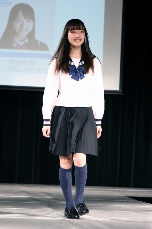 美少女　制服　清純 注目のCM美少女・内田珠鈴、『第5回日本制服アワード』でネクストブレイク賞受賞 清純派セーラーでウォーキング | ニュース | Deview-デビュー