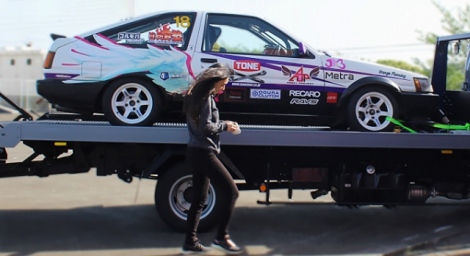世界一美しいレーサー・塚本奈々美とマシン「トヨタAE86ジャンヌ
