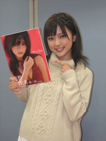 真野恵里菜、写真集増刷記念イベント開催。「増刷、本当に
