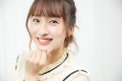 女優として活躍中の同い年で同期・秋元才加＆梅田彩佳