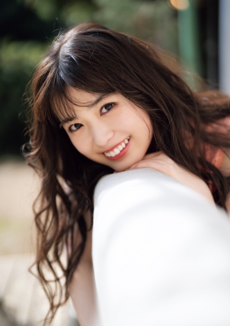 日向坂46・齊藤京子、最新撮り下ろしと未公開ショットで魅せる「これ