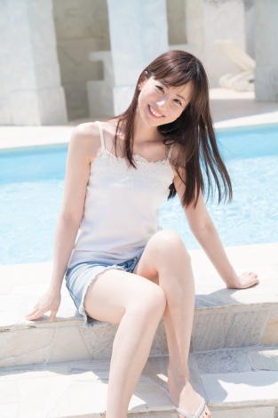 フリーアナ・皆藤愛子、3rd写真集『ふさのくに』を『デジタル原色美女