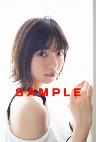 乃木坂46・西野七瀬が「blt graph. vol.30」表紙に “美麗カット”で美脚