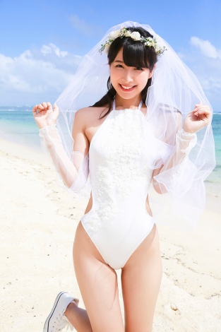 川崎あや　ハイレグ水着 