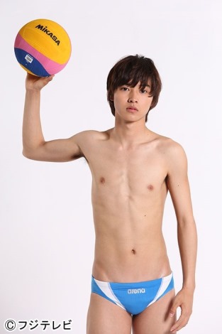 水球ヤンキース裸 人気若手俳優・山崎賢人が“水球”にチャレンジ！ 新ドラマ『水球ヤンキース』出演 | ニュース | Deview-デビュー