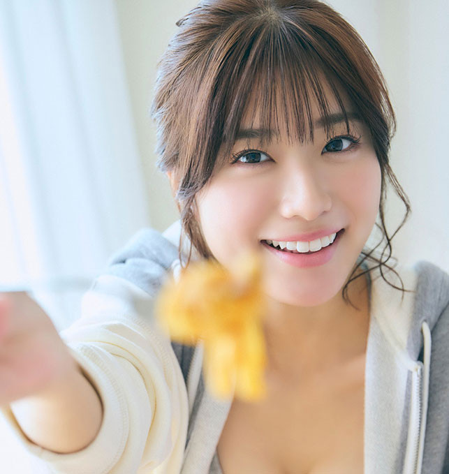 なみだ色の消しごむ」滝口愛奈、「同棲1年目の彼女」がテーマの写真集