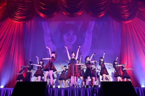 8年越しのチケット持つレジェンドファン集結 AKB48劇場オープン10年祭「みんな、歳とったね！」 | ニュース | Deview-デビュー