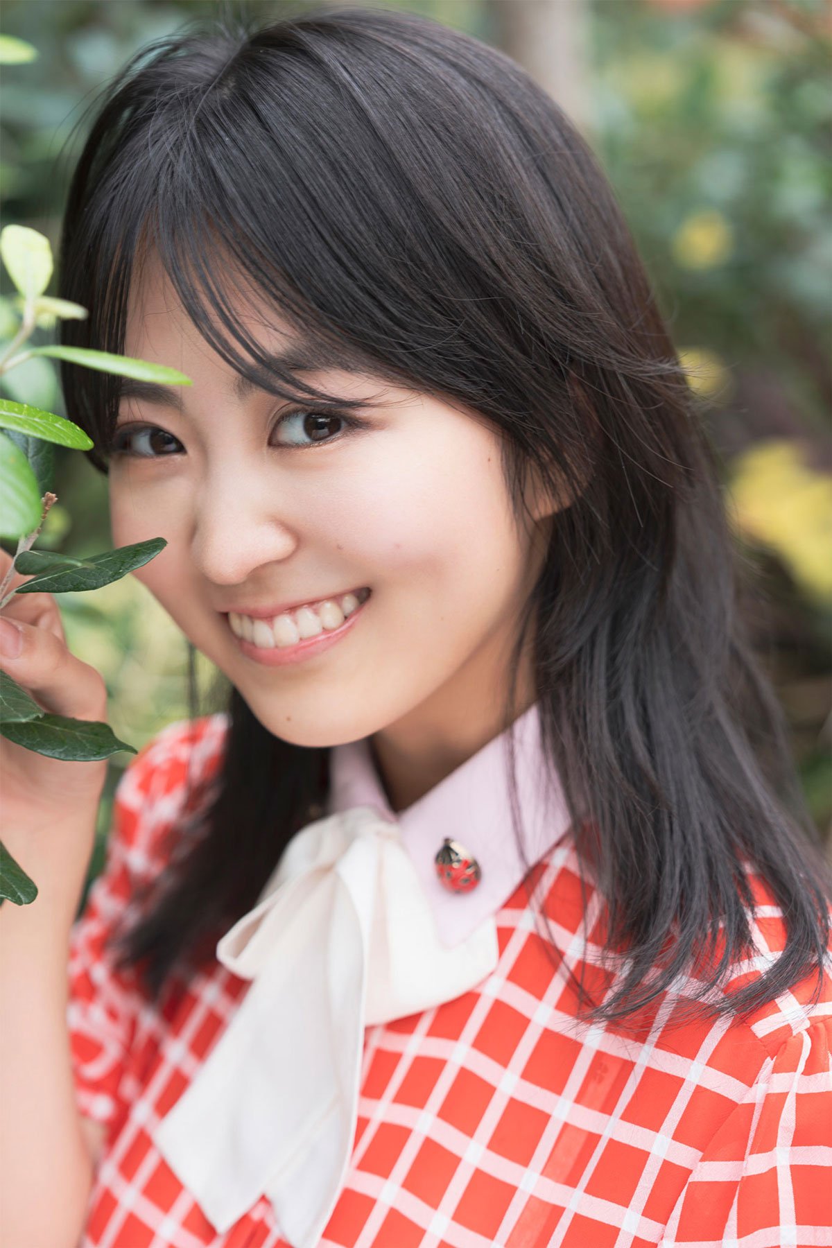 グラマラスボディの20歳・福井梨莉華、福を呼ぶ神ボディを披露